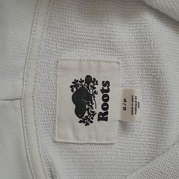 Roots Olivia Lightweight Half Zip - Picture 2 of 4